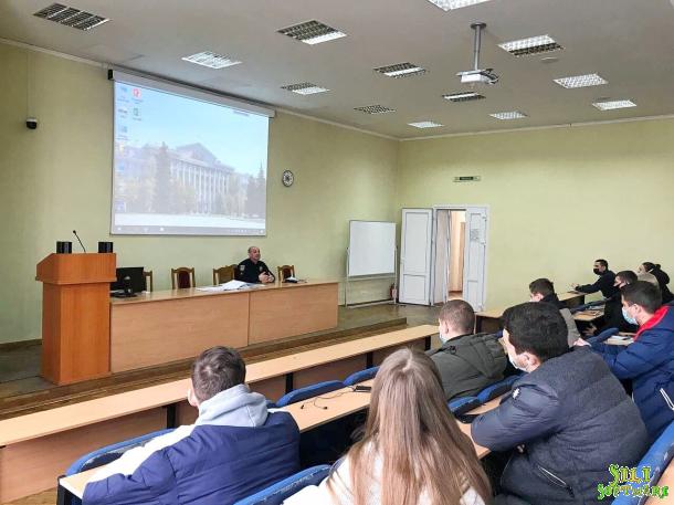 Зустріч директора навчально-наукового інституту № 1 зі студентами Зустріч директора навчально-наукового інституту № 1 зі студентами