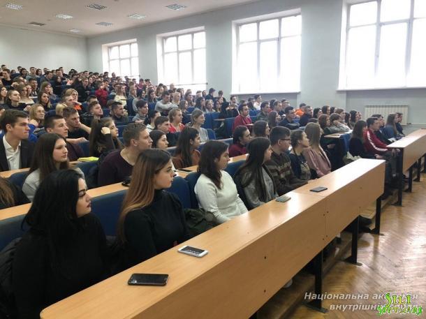 Зустріч керівництва академії зі студентами 1-го курсу ННІ № 1 НАВС Зустріч керівництва академії зі студентами 1-го курсу ННІ № 1 НАВС