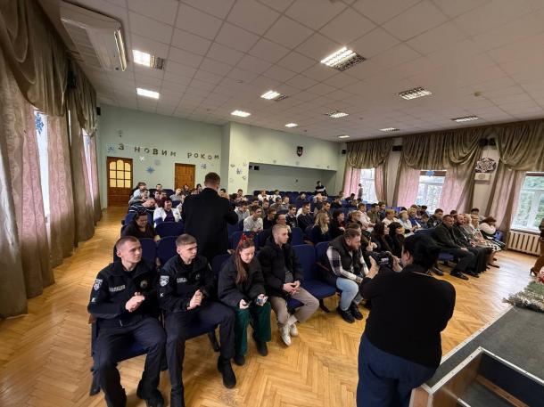 Курсанти ННІПД привітали вихованців Святошинського інтернату зі святом святого Миколая Курсанти ННІПД привітали вихованців Святошинського інтернату зі святом святого Миколая