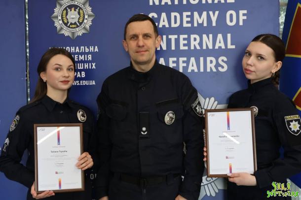 Учасники наукового гуртка НАВС пройшли міжнародні освітні курси Учасники наукового гуртка НАВС пройшли міжнародні освітні курси