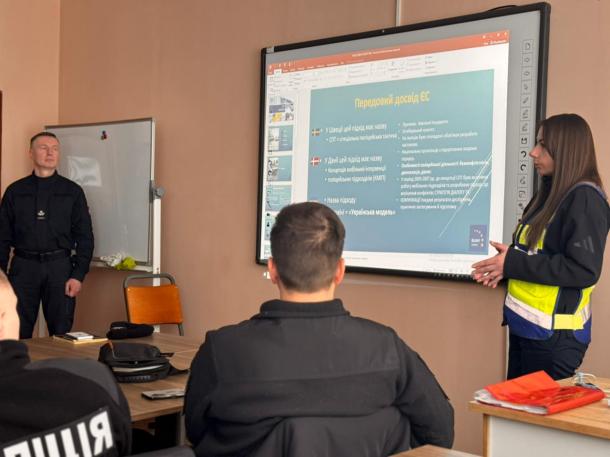 Бінарне заняття з курсантами: принципи скандинавської моделі та «поліції діалогу» Бінарне заняття з курсантами: принципи скандинавської моделі та «поліції діалогу»