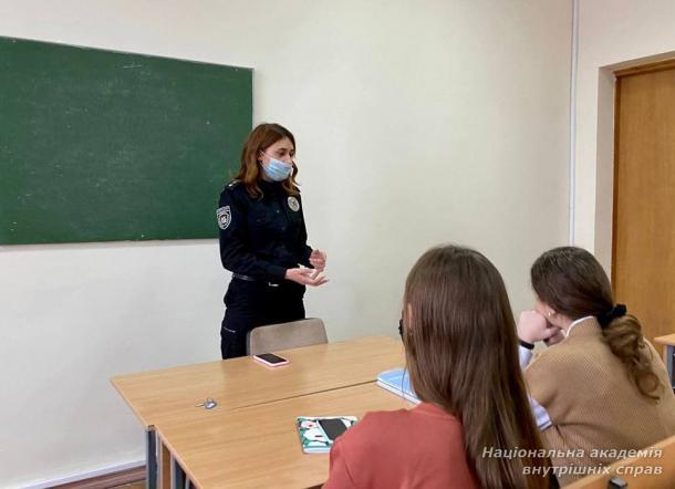 «Мікрокредити – небезпечна пастка»: лекторій для студентів ННІ № 1 НАВС «Мікрокредити – небезпечна пастка»: лекторій для студентів ННІ № 1 НАВС