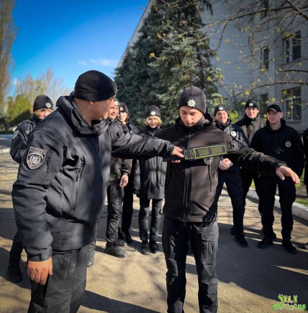 Навички, що рятують життя: в Академії МВС провели тренування з виявлення вибухівки Навички, що рятують життя: в Академії МВС провели тренування з виявлення вибухівки