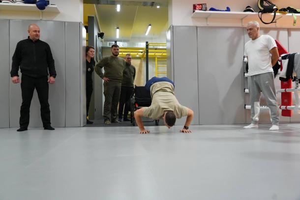 У Національній академії внутрішніх справ відбулася мотиваційна зустріч курсантів ННІПД з ветераном російсько-української війни Артемом Дудченком У Національній академії внутрішніх справ відбулася мотиваційна зустріч курсантів ННІПД з ветераном російсько-української війни Артемом Дудченком