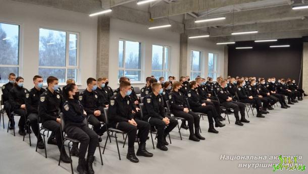 З нагоди Міжнародного дня цивільної авіації до курсантів ННІ № 1 завітали поліцейські Управління авіації та поліції на воді З нагоди Міжнародного дня цивільної авіації до курсантів ННІ № 1 завітали поліцейські Управління авіації та поліції на воді