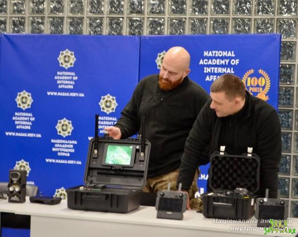 З нагоди Міжнародного дня цивільної авіації до курсантів ННІ № 1 завітали поліцейські Управління авіації та поліції на воді З нагоди Міжнародного дня цивільної авіації до курсантів ННІ № 1 завітали поліцейські Управління авіації та поліції на воді