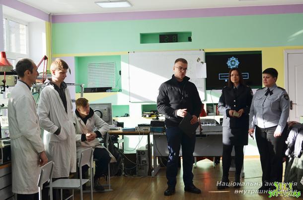 Зустріч з абітурієнтами в Київському вищому професійному училищі будівництва та архітектури Зустріч з абітурієнтами в Київському вищому професійному училищі будівництва та архітектури