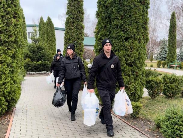 Курсанти НАВС відвідали поранених захисників у шпиталі Курсанти НАВС відвідали поранених захисників у шпиталі