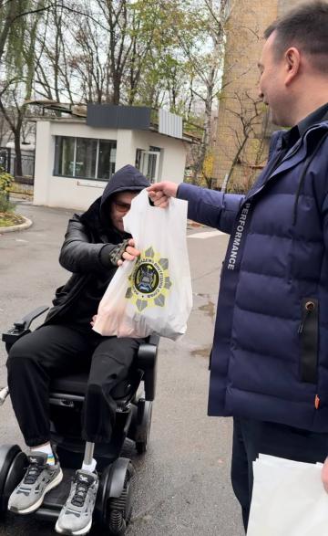 Курсанти НАВС відвідали поранених захисників у шпиталі Курсанти НАВС відвідали поранених захисників у шпиталі