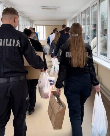 Курсанти НАВС відвідали поранених захисників у шпиталі Курсанти НАВС відвідали поранених захисників у шпиталі