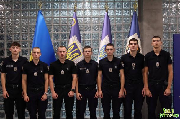 Здобувачі вищої освіти НАВС долучилися до заходів з нагоди Дня Української Державності Здобувачі вищої освіти НАВС долучилися до заходів з нагоди Дня Української Державності