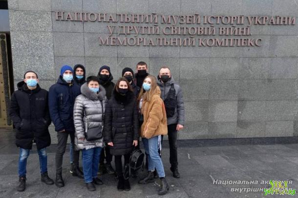 Курсанти ННІ № 1 НАВС відвідали музей з нагоди відзначення Дня українського добровольця Курсанти ННІ № 1 НАВС відвідали музей з нагоди відзначення Дня українського добровольця