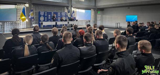 Зустріч теорії з практикою: бінарне заняття для курсантів НАВС у межах проєкту «Запрошений лектор» Зустріч теорії з практикою: бінарне заняття для курсантів НАВС у межах проєкту «Запрошений лектор»