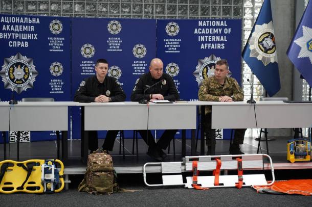 Симуляційне навчання: майбутні правоохоронці НАВС удосконалюють навички з надання домедичної допомоги Симуляційне навчання: майбутні правоохоронці НАВС удосконалюють навички з надання домедичної допомоги