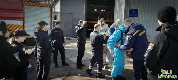 Реагування поліції на джерела іонізуючого випромінювання: спільні навчання з рятувальниками Реагування поліції на джерела іонізуючого випромінювання: спільні навчання з рятувальниками
