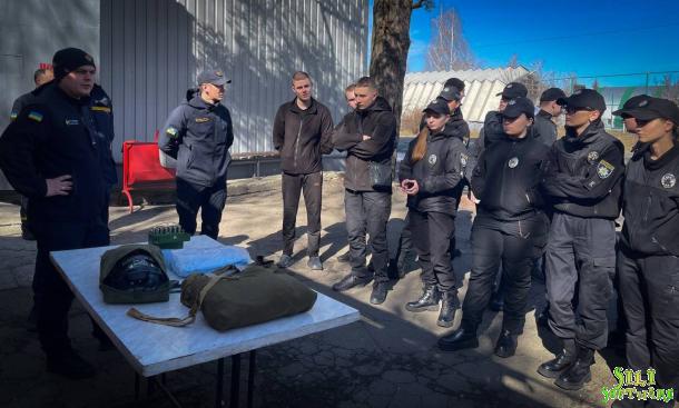 Реагування поліції на джерела іонізуючого випромінювання: спільні навчання з рятувальниками Реагування поліції на джерела іонізуючого випромінювання: спільні навчання з рятувальниками