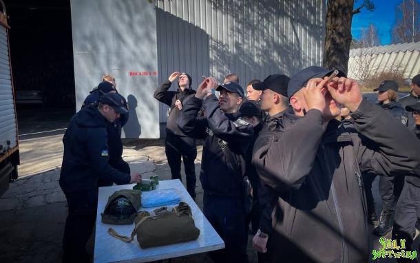 Реагування поліції на джерела іонізуючого випромінювання: спільні навчання з рятувальниками Реагування поліції на джерела іонізуючого випромінювання: спільні навчання з рятувальниками
