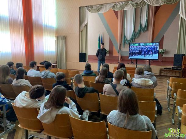 Профорієнтаційний захід у ЗОШ № 11 м. Ковеля: старшокласникам розповіли про навчання в НАВС Профорієнтаційний захід у ЗОШ № 11 м. Ковеля: старшокласникам розповіли про навчання в НАВС