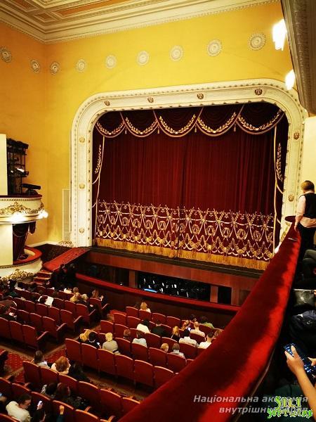 Курсанти ННІ № 1 НАВС у театрі оперети Курсанти ННІ № 1 НАВС у театрі оперети