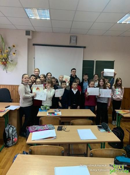 Учасники юридичної клініки «Захист» провели тренінг з антибулінгу для учнів середніх класів Учасники юридичної клініки «Захист» провели тренінг з антибулінгу для учнів середніх класів