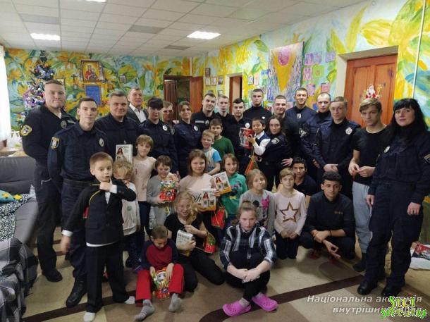 Свято для вихованців дитячих будинків Свято для вихованців дитячих будинків