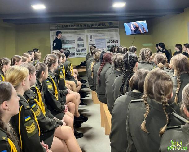 Профорієнтаційна зустріч з ліцеїстами: курсант Нікіта Лозовицький - про досвід навчання та власний шлях до академії Профорієнтаційна зустріч з ліцеїстами: курсант Нікіта Лозовицький - про досвід навчання та власний шлях до академії