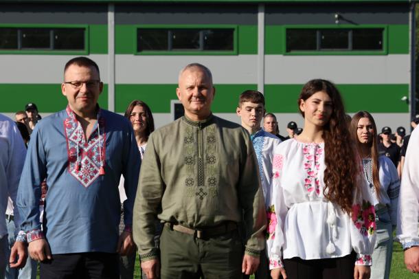 20 років Дня вишиванки: традиція, що об’єднує країну 20 років Дня вишиванки: традиція, що об’єднує країну