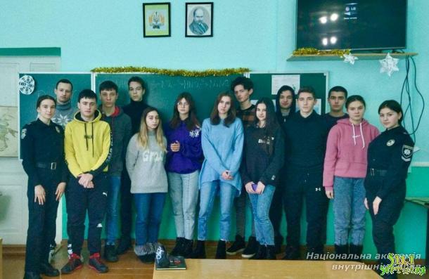 Профорієнтаційні заходи для майбутніх абітурієнтів тривають Профорієнтаційні заходи для майбутніх абітурієнтів тривають