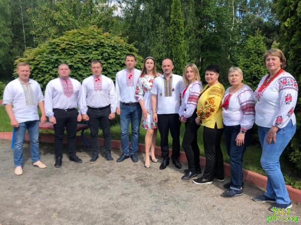 Вітаємо з Днем вишиванки! Вітаємо з Днем вишиванки!