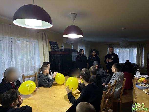 Курсанти НАВС привітали дітей Святошинського будинку-інтернату та Центру захисту дітей «Наші діти» з Всесвітнім днем дитини Курсанти НАВС привітали дітей Святошинського будинку-інтернату та Центру захисту дітей «Наші діти» з Всесвітнім днем дитини