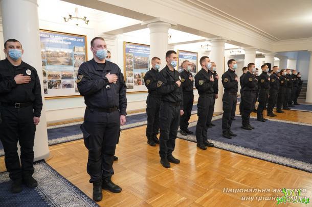 Урочисті заходи з нагоди випуску слухачів КЦППП «Академія поліції» ННІ № 1 НАВС Урочисті заходи з нагоди випуску слухачів КЦППП «Академія поліції» ННІ № 1 НАВС