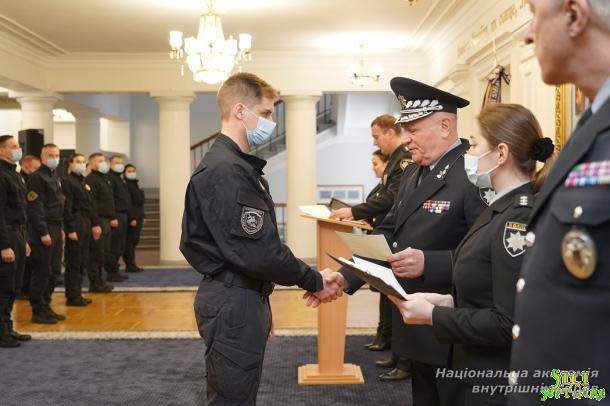 Урочисті заходи з нагоди випуску слухачів КЦППП «Академія поліції» ННІ № 1 НАВС Урочисті заходи з нагоди випуску слухачів КЦППП «Академія поліції» ННІ № 1 НАВС