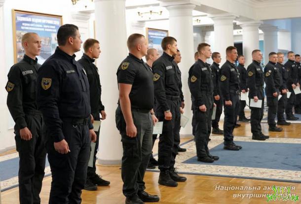 Урочисті заходи з нагоди завершення навчання та вручення дипломів слухачам КЦППП «Академія поліції» ННІ № 1 Урочисті заходи з нагоди завершення навчання та вручення дипломів слухачам КЦППП «Академія поліції» ННІ № 1