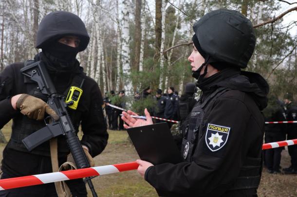 Як діють поліцейські в разі повідомлення про замінування потяга Як діють поліцейські в разі повідомлення про замінування потяга