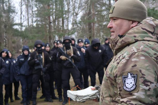 Як діють поліцейські в разі повідомлення про замінування потяга Як діють поліцейські в разі повідомлення про замінування потяга
