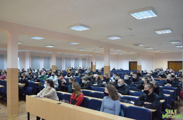 Зустріч керівництва академії зі здобувачами вищої освіти ННІ №1 Зустріч керівництва академії зі здобувачами вищої освіти ННІ №1