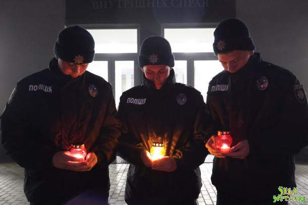 Курсанти ННІПД НАВС долучилися до акції «Запали свічку» у День пам’яті жертв Голодомору. Курсанти ННІПД НАВС долучилися до акції «Запали свічку» у День пам’яті жертв Голодомору.