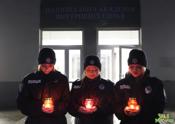 Курсанти ННІПД НАВС долучилися до акції «Запали свічку» у День пам’яті жертв Голодомору. Курсанти ННІПД НАВС долучилися до акції «Запали свічку» у День пам’яті жертв Голодомору.