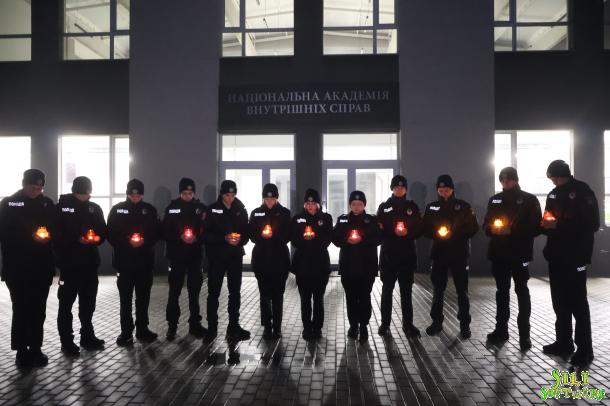 Курсанти ННІПД НАВС долучилися до акції «Запали свічку» у День пам’яті жертв Голодомору. Курсанти ННІПД НАВС долучилися до акції «Запали свічку» у День пам’яті жертв Голодомору.
