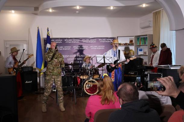 Курсанти ННІПД привітали ветеранів реабілітаційного центру МВС з різдвяними святами Курсанти ННІПД привітали ветеранів реабілітаційного центру МВС з різдвяними святами