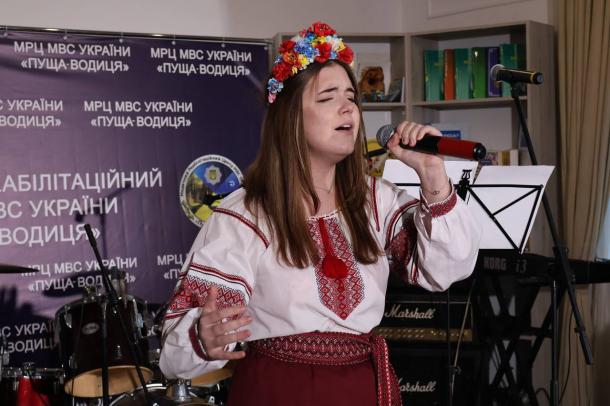 Курсанти ННІПД привітали ветеранів реабілітаційного центру МВС з різдвяними святами Курсанти ННІПД привітали ветеранів реабілітаційного центру МВС з різдвяними святами