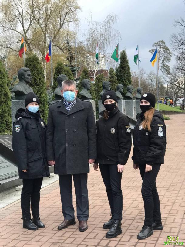 Особовий склад Навчально-наукового інституту № 1 НАВС вшанував пам'ять учасників ліквідації наслідків аварії на чорнобильській атомній електростанції Особовий склад Навчально-наукового інституту № 1 НАВС вшанував пам'ять учасників ліквідації наслідків аварії на чорнобильській атомній електростанції