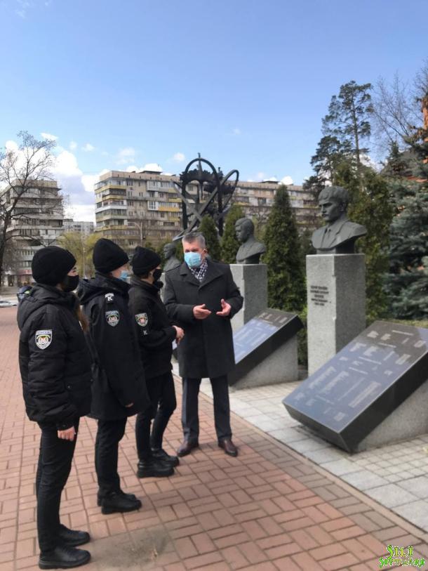 Особовий склад Навчально-наукового інституту № 1 НАВС вшанував пам'ять учасників ліквідації наслідків аварії на чорнобильській атомній електростанції Особовий склад Навчально-наукового інституту № 1 НАВС вшанував пам'ять учасників ліквідації наслідків аварії на чорнобильській атомній електростанції