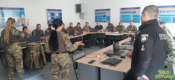 Спільне заняття НАВС і КОРД: відпрацювання переговірної діяльності й затримання озброєних правопорушників Спільне заняття НАВС і КОРД: відпрацювання переговірної діяльності й затримання озброєних правопорушників