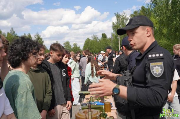 День відкритих дверей у навчально-науковому інституті поліцейської діяльності НАВС День відкритих дверей у навчально-науковому інституті поліцейської діяльності НАВС