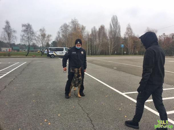Практичні заняття з кінологічною службою в ННІ №1 Практичні заняття з кінологічною службою в ННІ №1