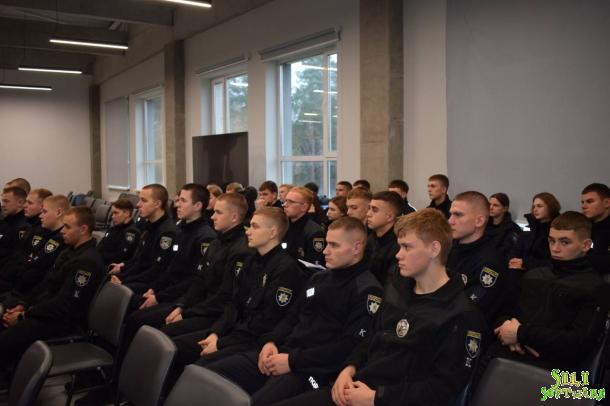 Курсанти обговорили стандарти захисту прав людини в діяльності поліції Курсанти обговорили стандарти захисту прав людини в діяльності поліції