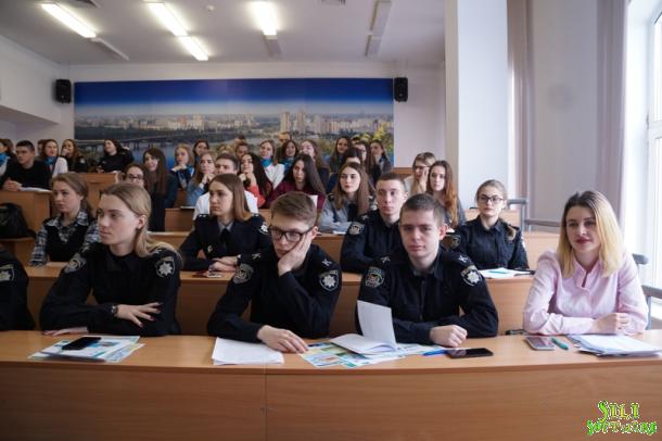 На перетині мови і права На перетині мови і права