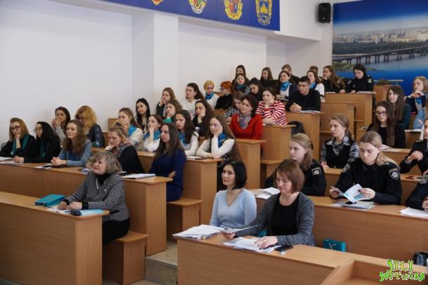 На перетині мови і права На перетині мови і права