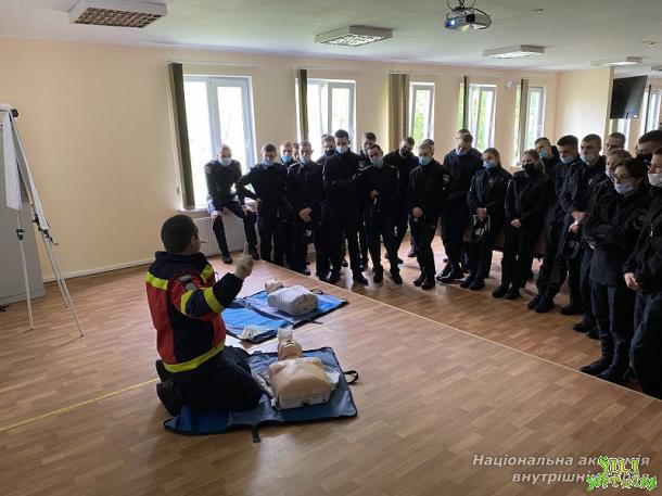 Для здобувачів вищої освіти ННІ № 1 НАВС проведено заняття з домедичної допомоги Для здобувачів вищої освіти ННІ № 1 НАВС проведено заняття з домедичної допомоги